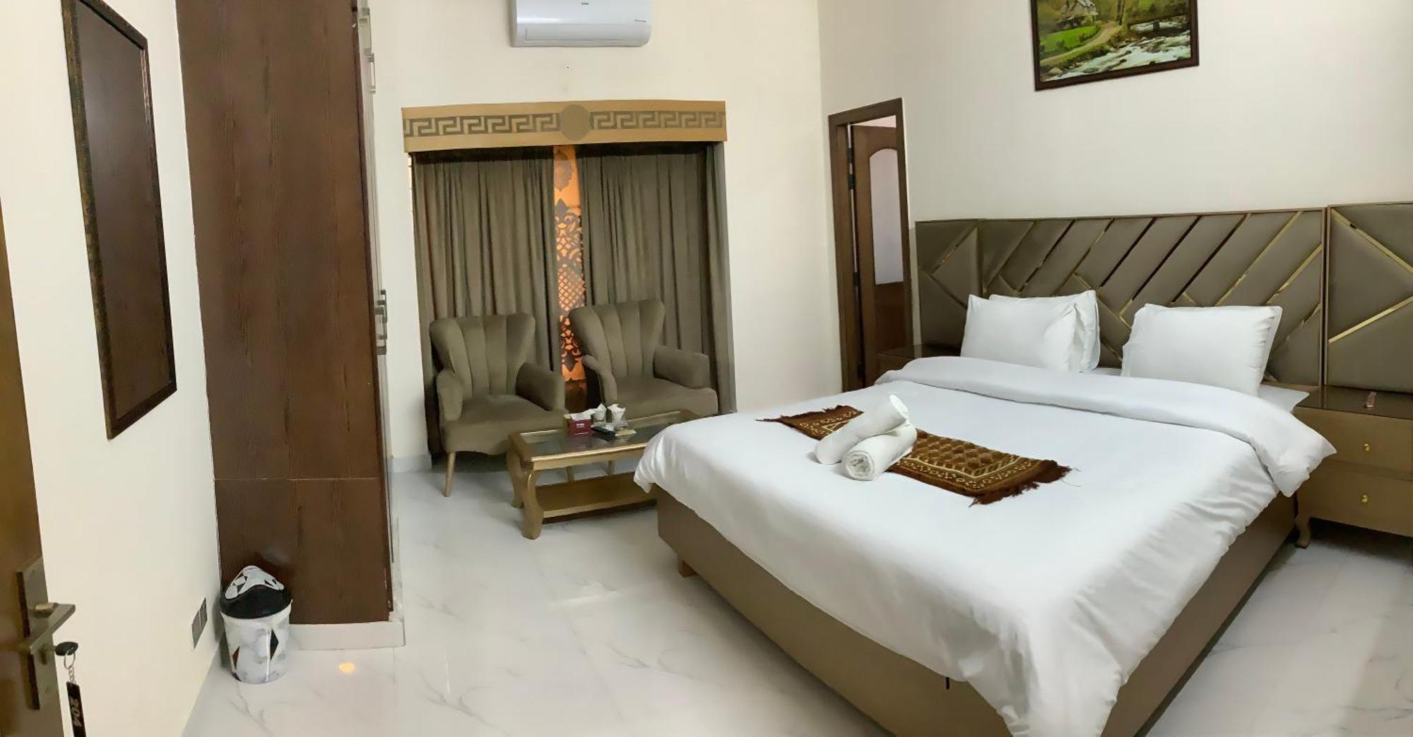 Clifton Royal Family Guest House Islamabad Exterior photo