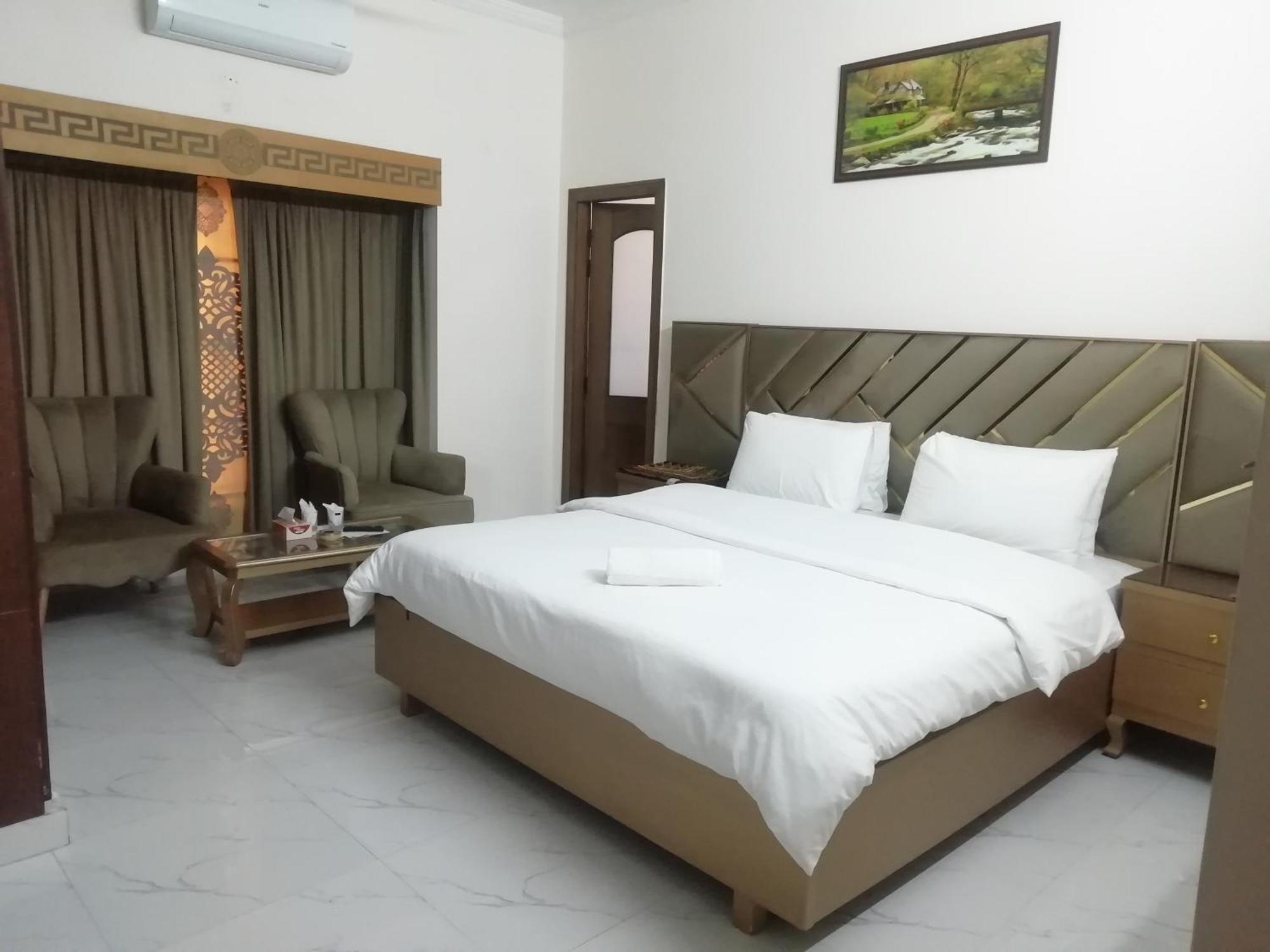 Clifton Royal Family Guest House Islamabad Exterior photo