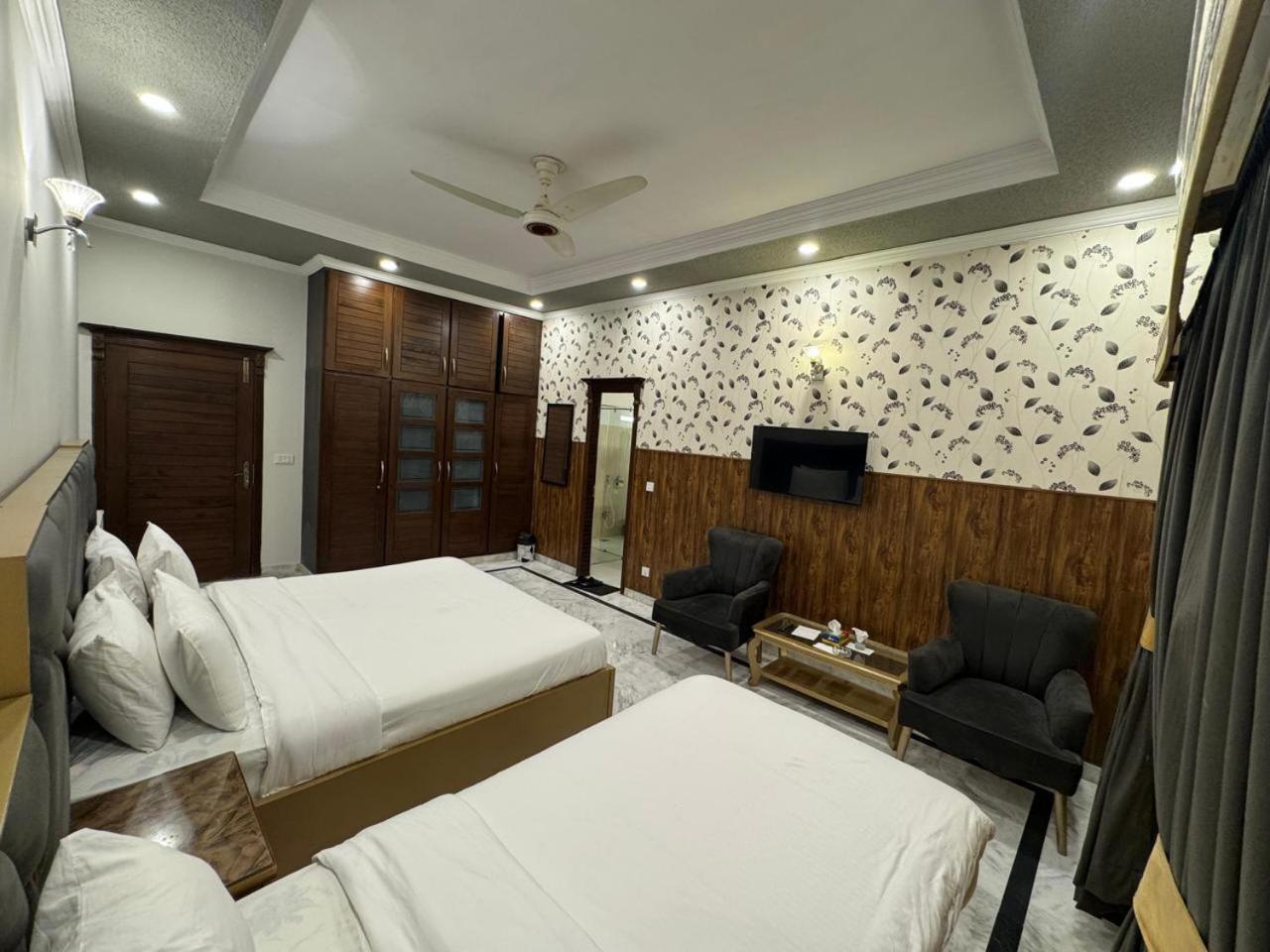 Clifton Royal Family Guest House Islamabad Exterior photo